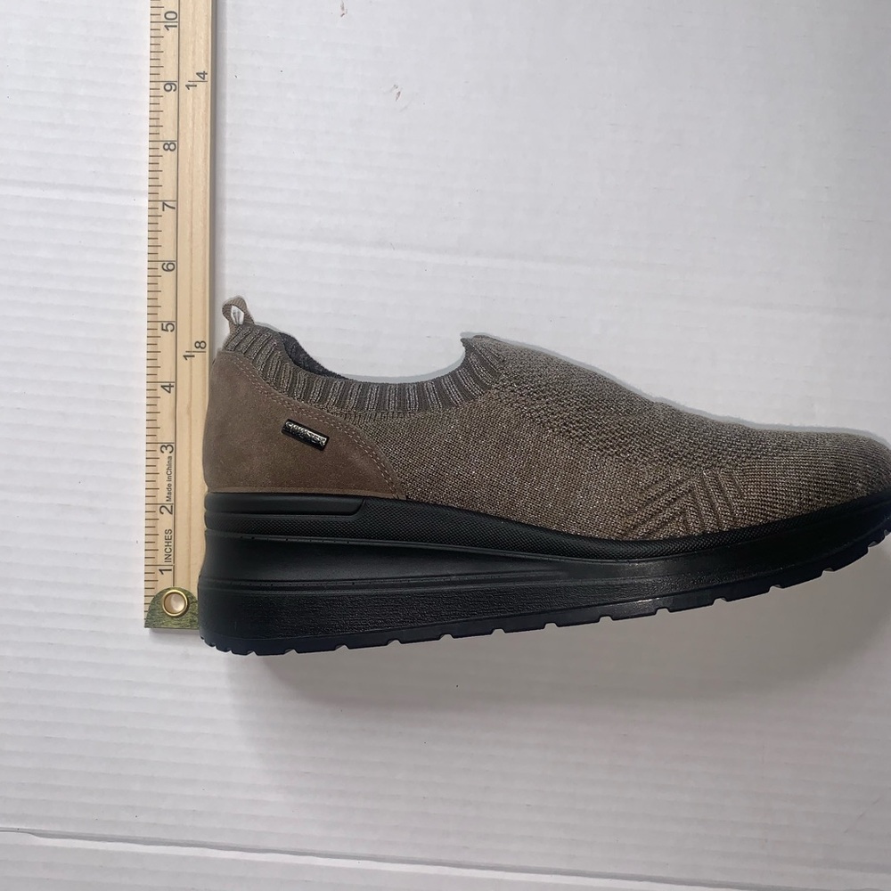 ENVAL SOFT Women's Comfort Slip-On Wedge. Taupe. Euro Size 39. (7.5-8 U.S.)‎ - Picture 10 of 13